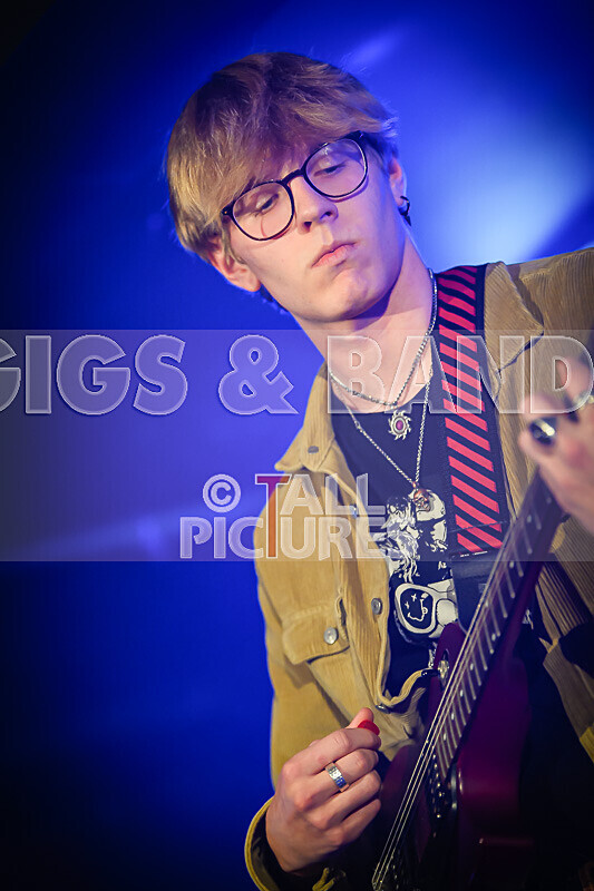 Bonnie and the Others-13 - BONNIE AND THE OTHERS