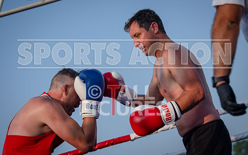 BOUT 11 - Rolo -9 and a Half Digits De Saumarez v Darren -the Executio - BOUT 11 - Rollo '9 and a Half Digits' De Saumarez v Darren 'the Executioner' Etasse