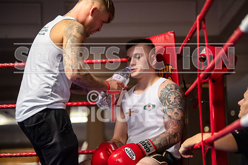 Sparring Bout-7_Casey De La Mare v Billy Poullain-17 - Sparring Bout-7_Casey De La Mare v Billy Poullain