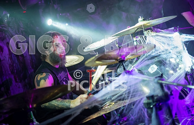 Darker Shores-35 - DARKER SHORES