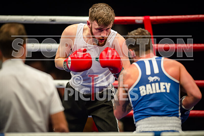 Bout 20_Chris Sumner v Keiran Bailey-1-5 - Bout 20_Chris Sumner v Keiran Bailey