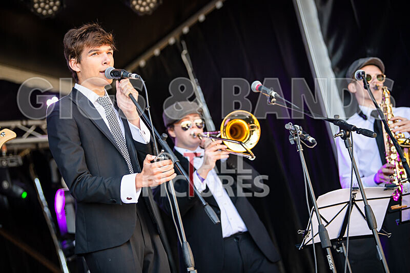 The Roughtones-5 - ROUGHTONES