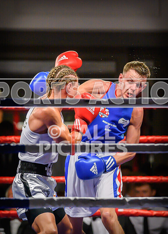 BOUT- 6 - Jamie Wilson v Declan Hunt-9 - BOUT 6 - Jamie Wilson v Declan Hunt