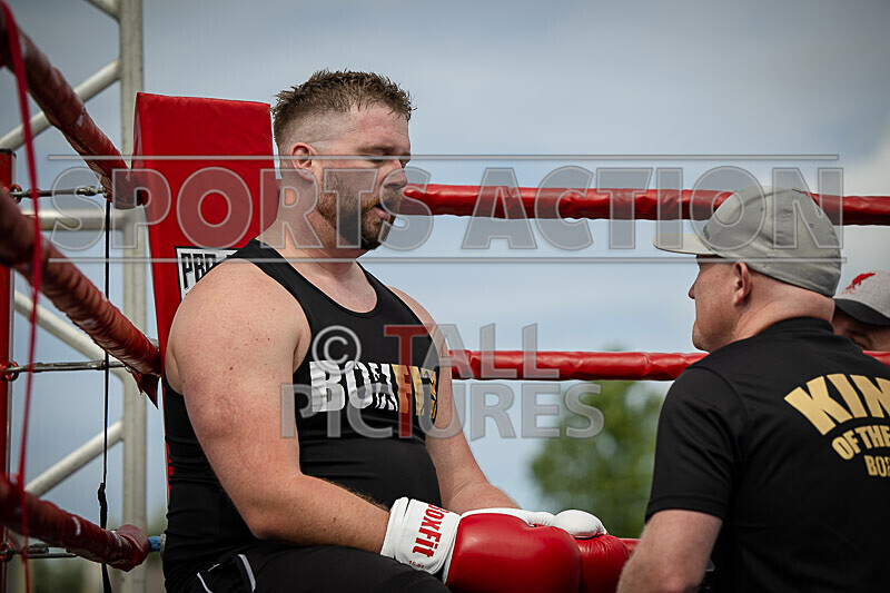 BOUT 2- Dave Tornado Taylor v Marvin Le Marvellous Odillard-36 - BOUT 2- Dave 'Tornado' Taylor v Marvin 'Le Marvellous' Odillard