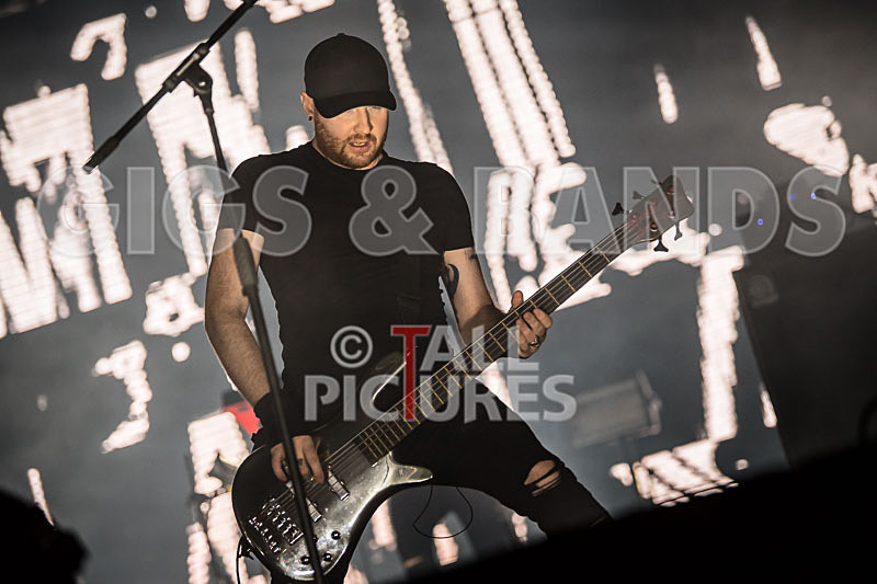 Pendulum Live-27 - PENDULUM LIVE