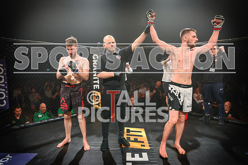 BOUT- 11 - James Jeune v Matt Iwon-65 - BOUT 11 - James Jeune v Matt Iwon