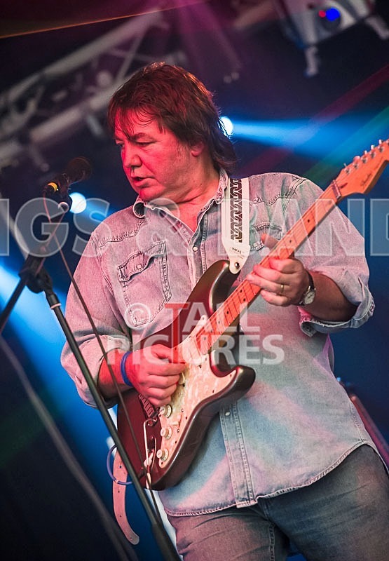 No Paparazzi-103 - NO PAPARAZZI