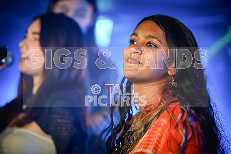 Bonnie and the Others-9 - BONNIE AND THE OTHERS