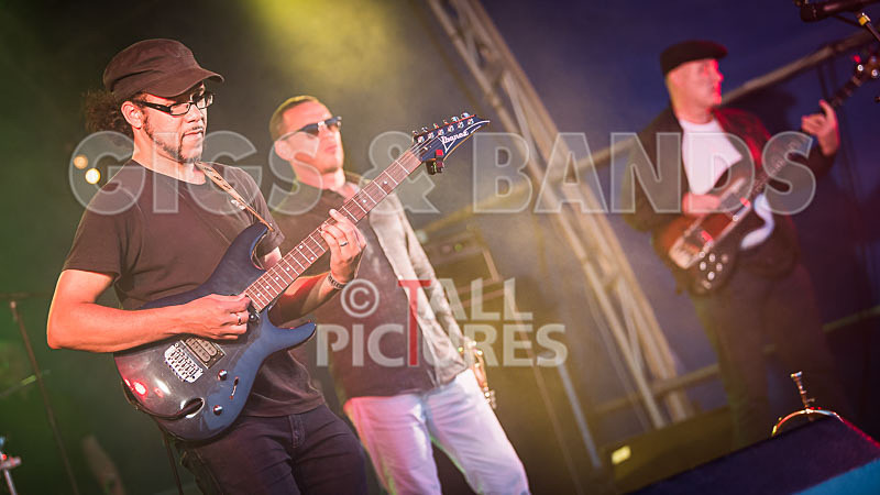 Jah Wobble  The Invaders of the Heart-26 - JAH WOBBLE & THE INVADERS OF THE HEART