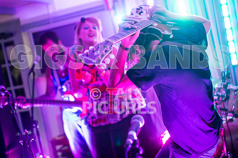 Static Alice-135 - STATIC ALICE