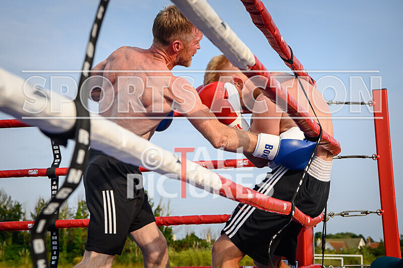 BOUT 8 - Mark Butterwork v Marvelous Modris Kononovs-41 - BOUT 8 - Mark Butterwork v 'Marvelous' Modris Kononovs