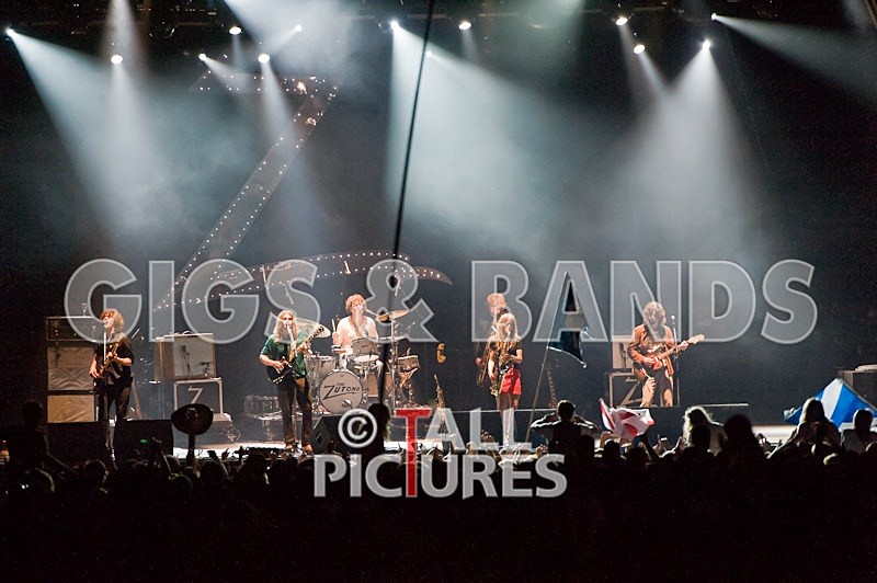 Zutons-25 - THE ZUTONS