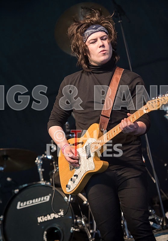 Raising Maisie-5 - RAISING MAISIE