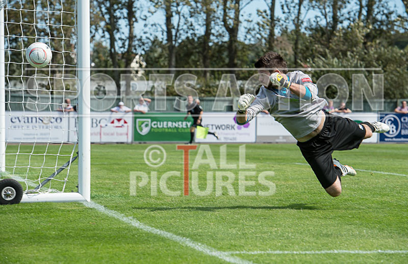 Guernsey FC v Whitstable Town-64 - GUERNSEY FC v WHITSTABLE TOWN