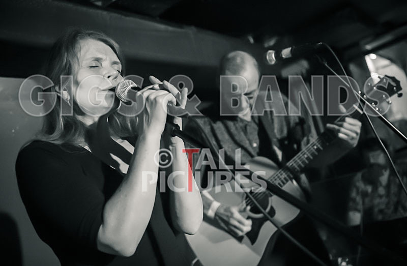 Between The Signs-9 - VALE EARTH FAIR UNPLUGGED 2018