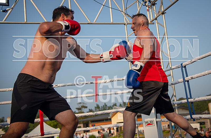 BOUT 11 - Rolo -9 and a Half Digits De Saumarez v Darren -the Executio - BOUT 11 - Rollo '9 and a Half Digits' De Saumarez v Darren 'the Executioner' Etasse