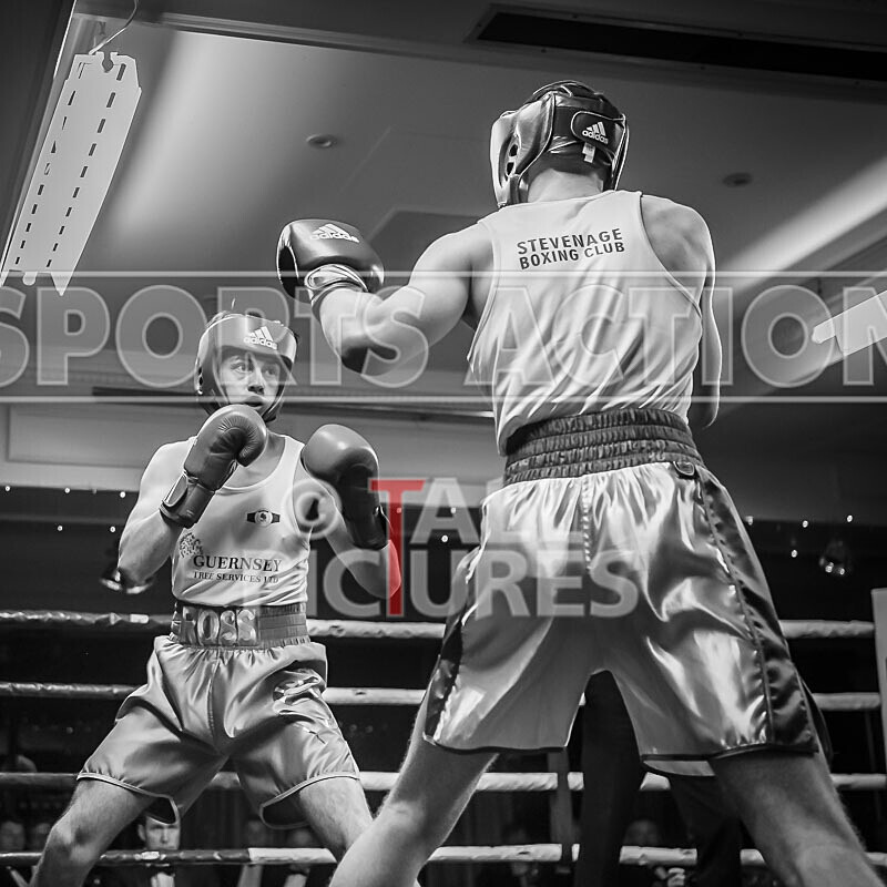 BOUT 4_Ross Vinning v Henry Wells-12 - BOUT 4_Ross Vinning v Henry Wells