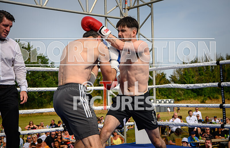 BOUT 2 - Roland 30 Seconds Archer v Sam Heart Breaker Catto-26 - BOUT 2 - Roland '30 Seconds' Archer v Sam 'Heart Breaker' Catto