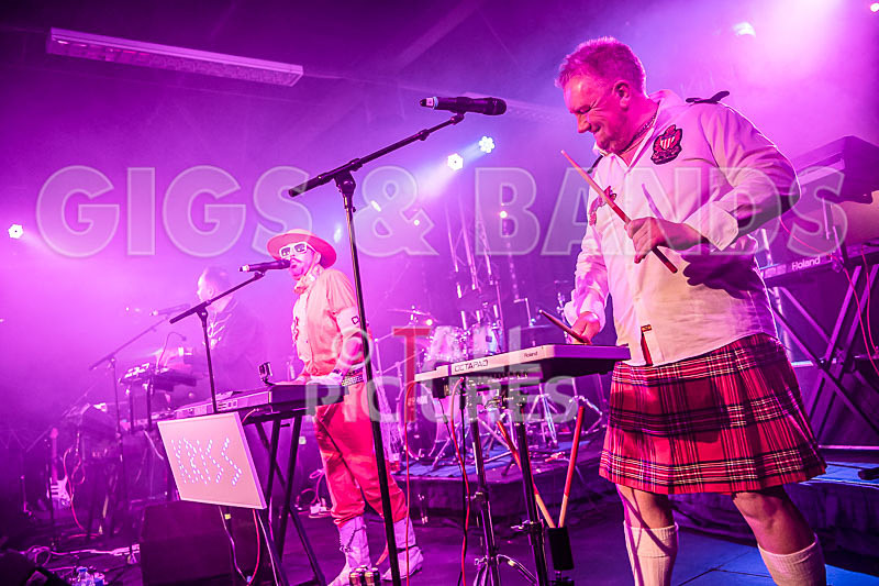 Fade2Grey-332 - FADE2GREY