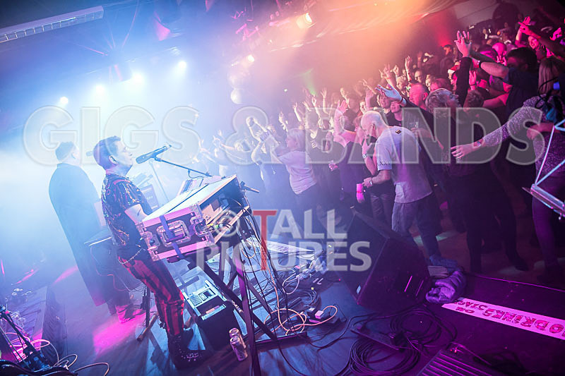 Fade2Grey-381 - FADE2GREY