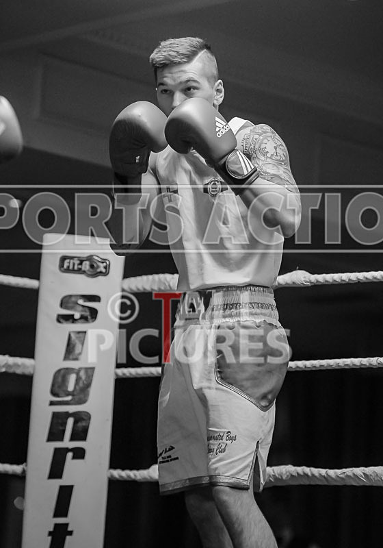 Bout - 11_Casey De La Mare v Babatunji Ogiunniya-4 - Bout - 11_Casey De La Mare v Babatunji Ogiunniya