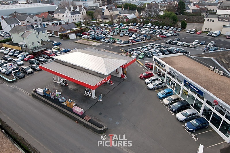Freelance Garage - COMMERCIAL PROPERTIES