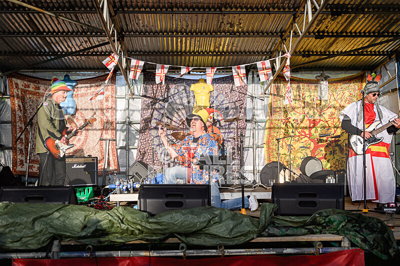 The Bensons-57 - THE BENSONS