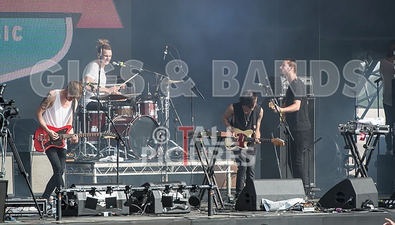 The 1975-10 - THE 1975