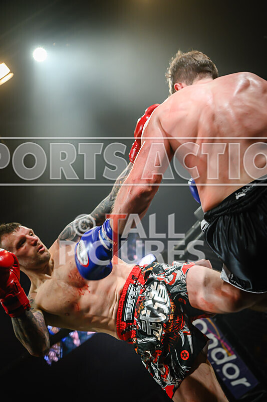 BOUT- 10 - Johan Pols v Ralph Pickering-28 - BOUT 10 - Johan Pols v Ralph Pickering