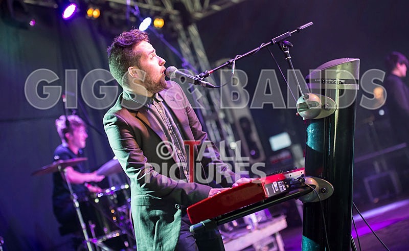 Raising Maisie-37 - RAISING MAISIE