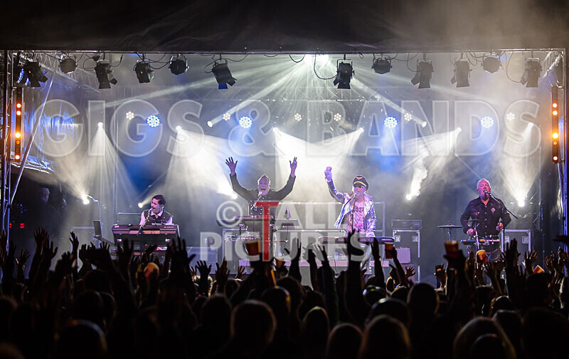 Fade2Grey-458 - FADE2GREY