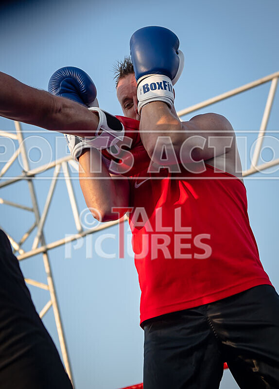 BOUT 11 - Rolo -9 and a Half Digits De Saumarez v Darren -the Executio - BOUT 11 - Rollo '9 and a Half Digits' De Saumarez v Darren 'the Executioner' Etasse