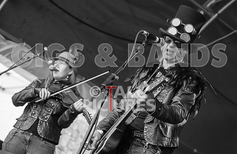 The Crowman-26 - THE CROWMAN & FIDDLING PIXIE