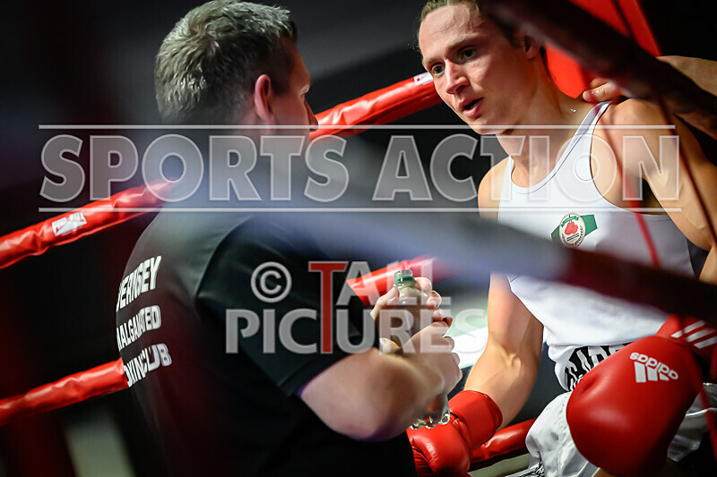 BOUT- 8 - Jay Wilson v Craig Rainey-44 - BOUT: 8 - Jay Wilson v Craig Rainey