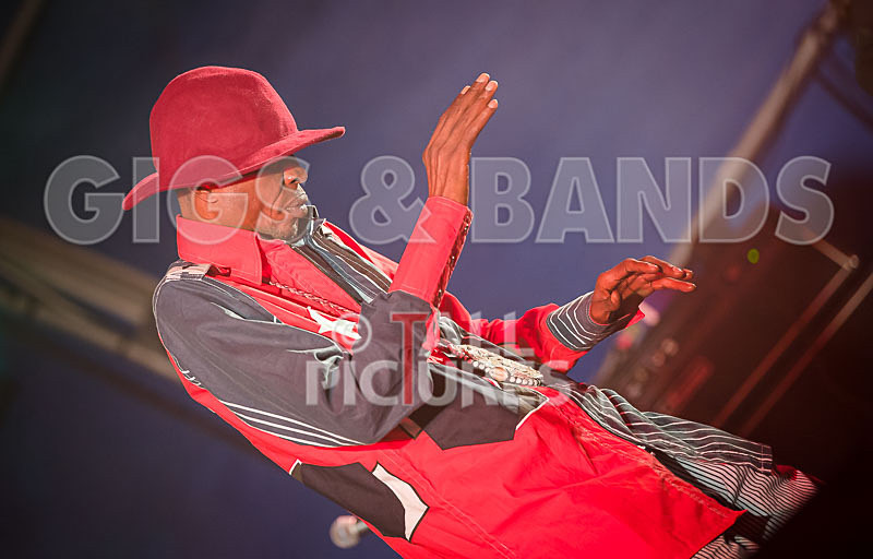 Jupiter Okwess-38 - JUPITER & OKWESS