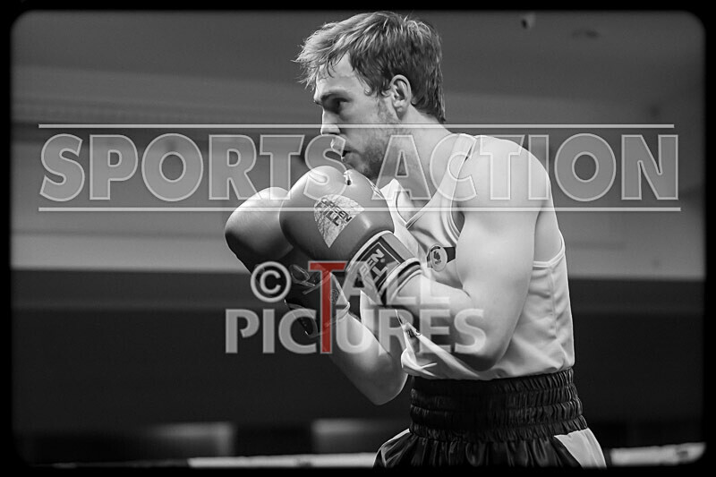 BOUT 5- Martin Kublickis v Robbie Chipcase-34 - BOUT 5 - Martin Kublickis v Robbie Chipcase