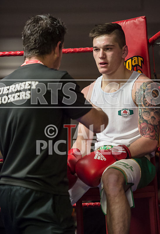Bout - 11_Casey De La Mare v Babatunji Ogiunniya-18 - Bout - 11_Casey De La Mare v Babatunji Ogiunniya