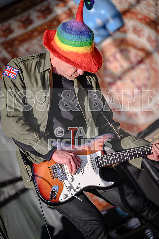 The Bensons-54 - THE BENSONS