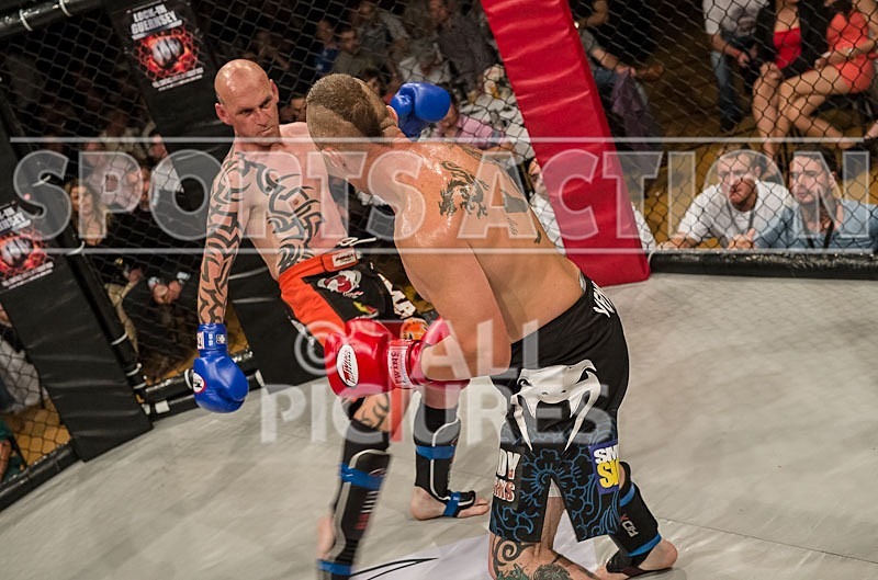 Cage Fighting_2012_Bout 10-51 - BOUT-10