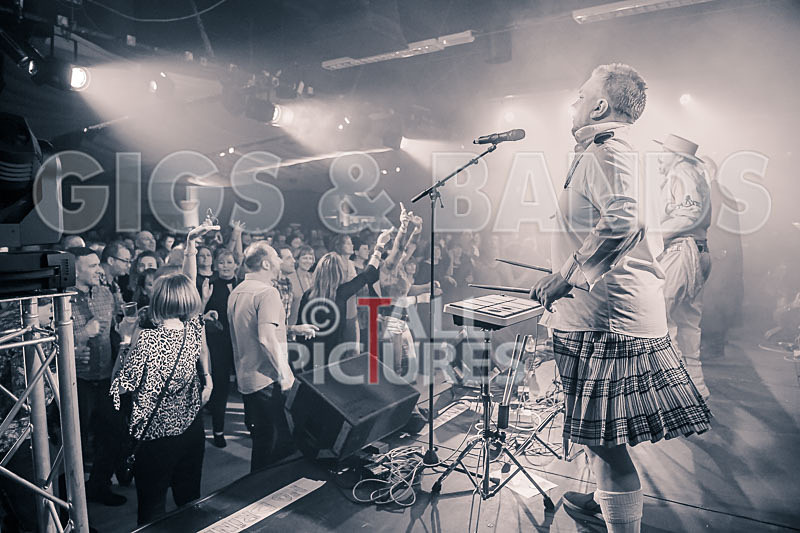 Fade2Grey-355 - FADE2GREY