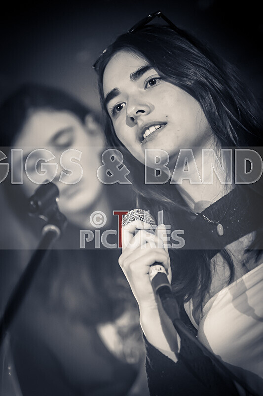 Bonnie and the Others-25 - BONNIE AND THE OTHERS