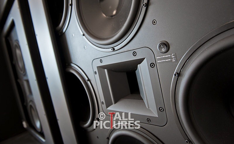 Avolution_Shoot-5-43 - LARGE SCREEN & PROJECTOR