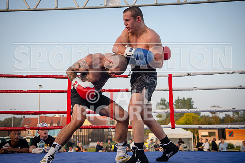 BOUT 14 - Koen -Kraken- Le Prevost v Lewis Bourgaize-19 - BOUT 14 - Koen 'Kraken' Le Prevost v Lewis Bourgaize