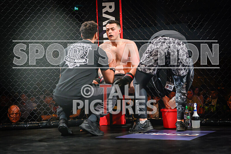 BOUT- 4 - Clayton Taylor v Alex Atkinson-28 - BOUT 4 - Clayton Taylor v Alex Atkinson