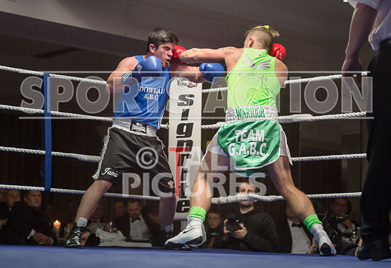 Bout 11 - James Woolnough v Jamie Evans-2 - DINNER BOXING_20-11-2015 - THE PRESS EDIT