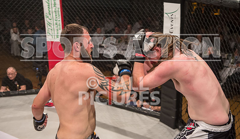 Chris Martin v Luke Riley-40 - BOUT 13