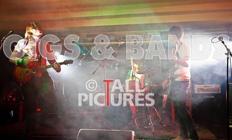 The Deadbeats-21 - THE DEADBEATS