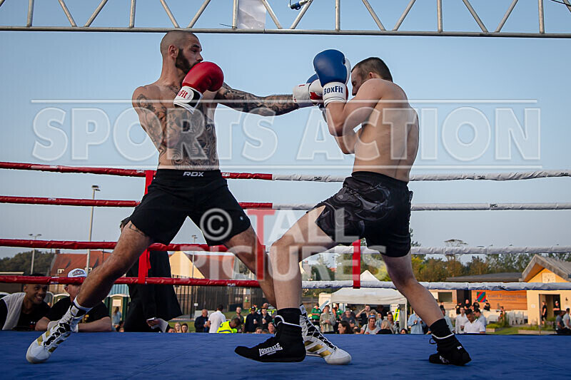BOUT 14 - Koen -Kraken- Le Prevost v Lewis Bourgaize-32 - BOUT 14 - Koen 'Kraken' Le Prevost v Lewis Bourgaize