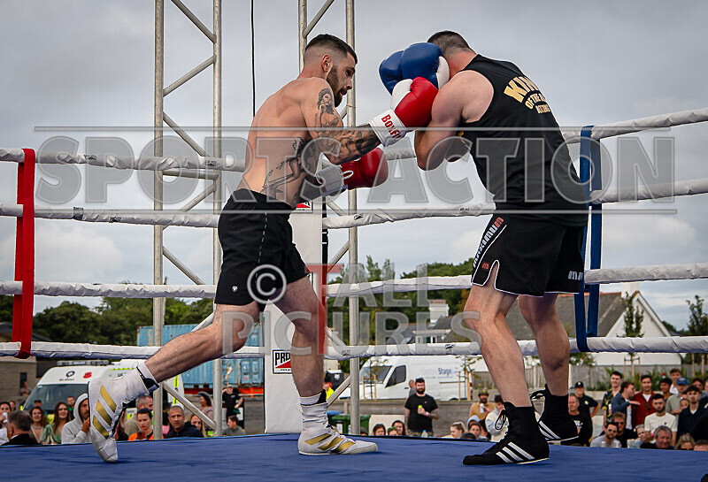 BOUT 14- Koen Kraken Le Prevost v Alec the Bomber Bailey-12 - BOUT 14- Koen 'Kraken' Le Prevost v Alec 'the Bomber' Bailey