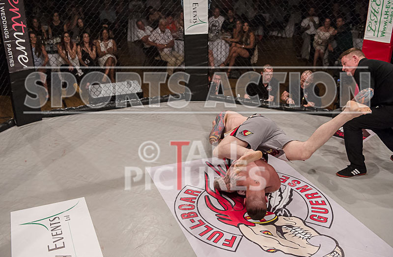 Josh Ozanne v Andrew Reid-26 - BOUT 15